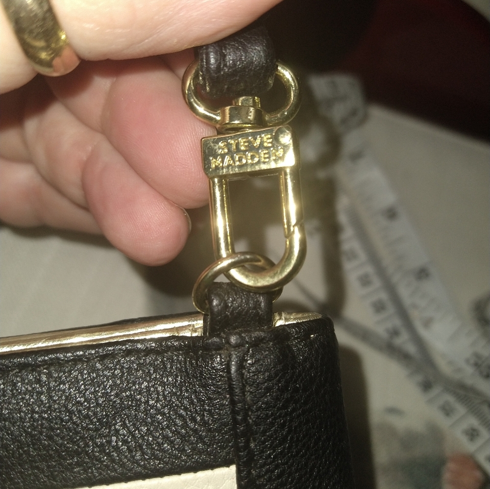 Steve Madden Wallet - Picture 5 of 8